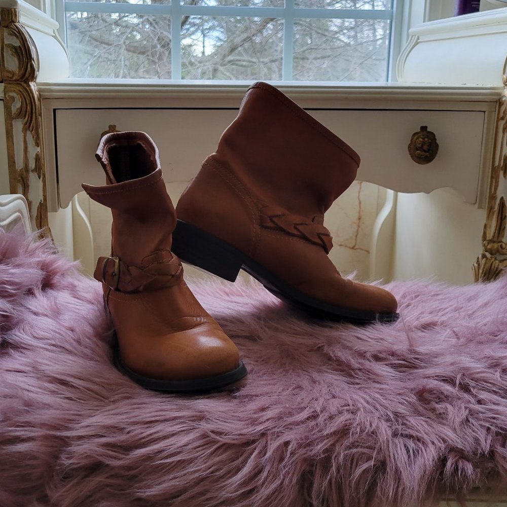 Cordani Leather Booties in Tan 38